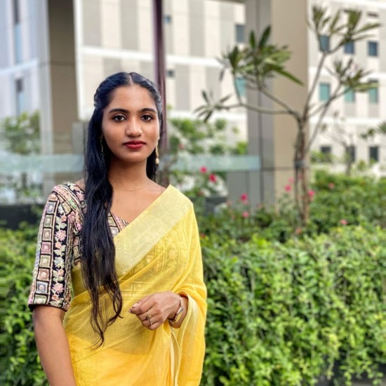 Jogas un meditācijas nodarbība kopā ar Catherine Priyadharshini Martin (Indija)