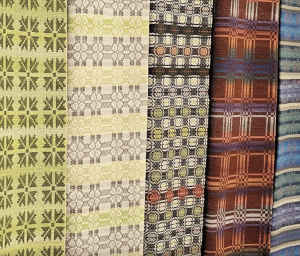 Read more about the article Rokdarbu kopas “Čaupe” un tautas lietišķās mākslas studijas “Varavīksne” jubilejas izstāde “Gadalaiki”